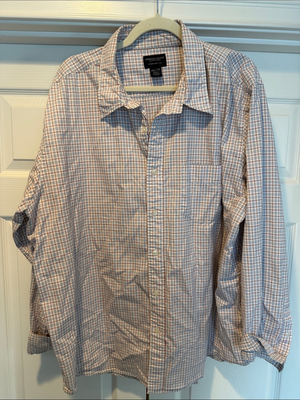 American Eagle Outfitters Men's White Button-Down with Blue & Red Plaid